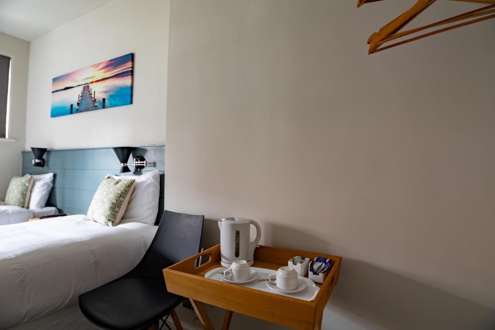 פבנסי The Bay Hotel מראה חיצוני תמונה